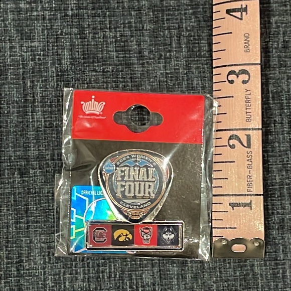 NIB commemorative pin from 2024 NCAA Women’s Basketball Championship - Cleveland - Picture 4 of 6